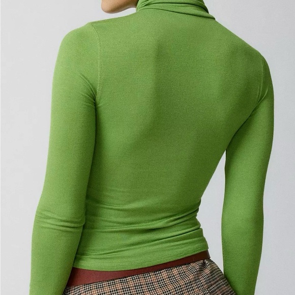 Sierra Mock Neck Top - Picture 5 of 7